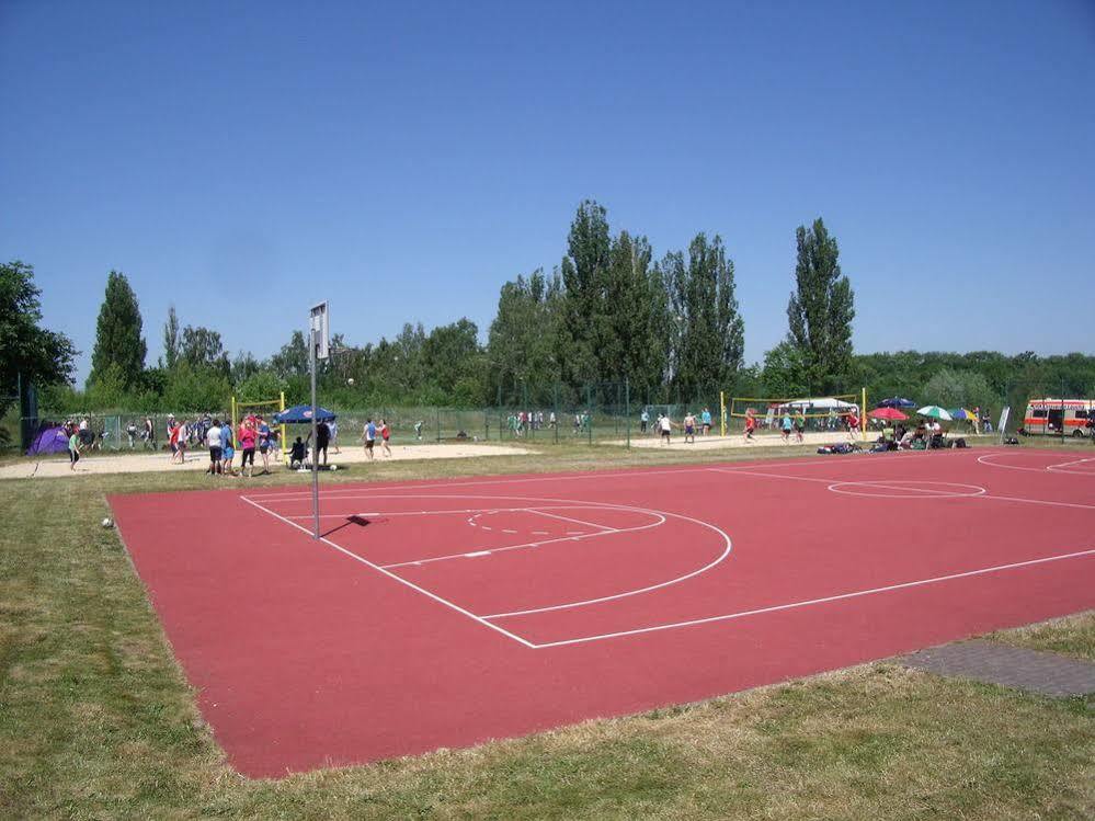 Euroville Jugend- Und Sporthotel Naumburg  Dış mekan fotoğraf